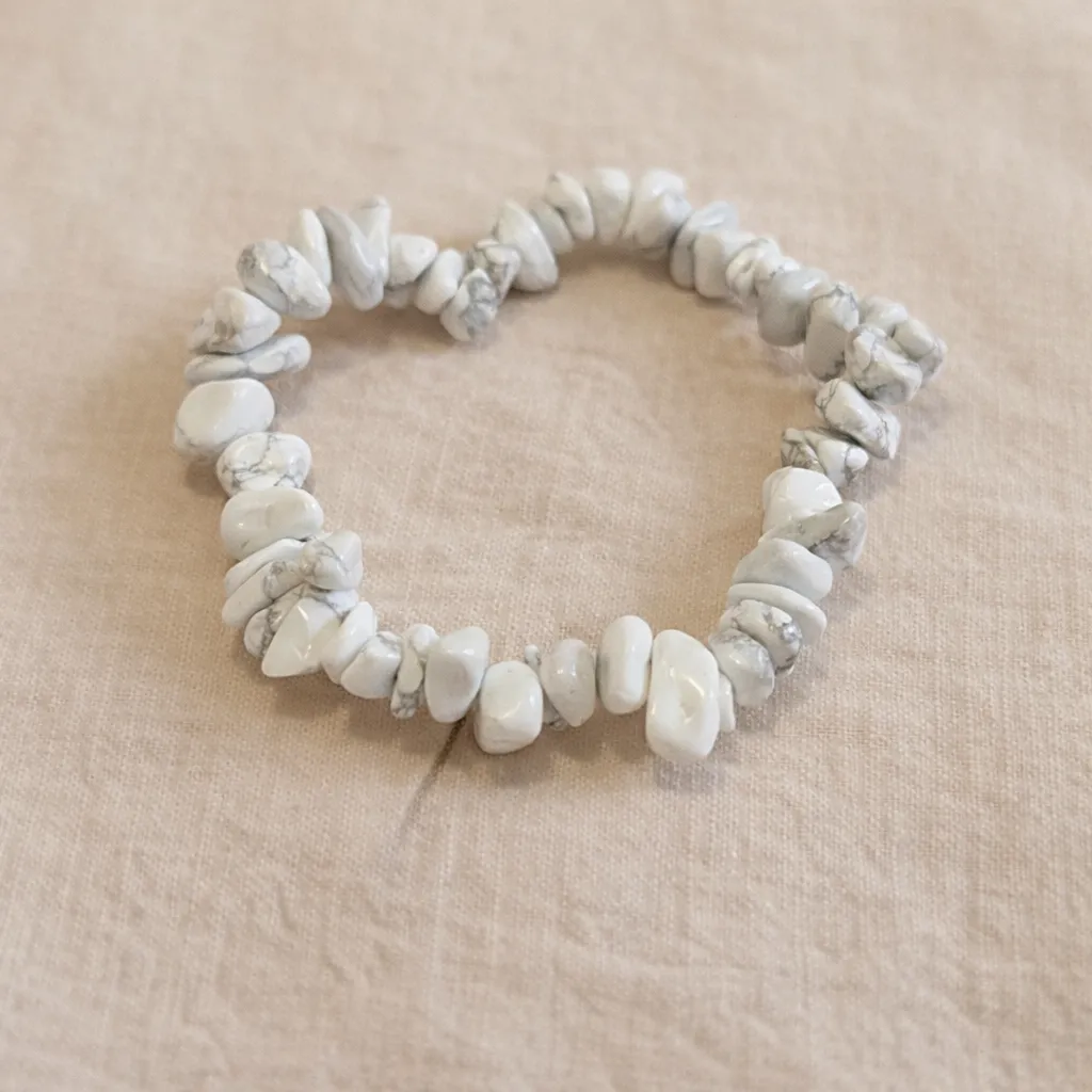 howlite blanche baroque.webp