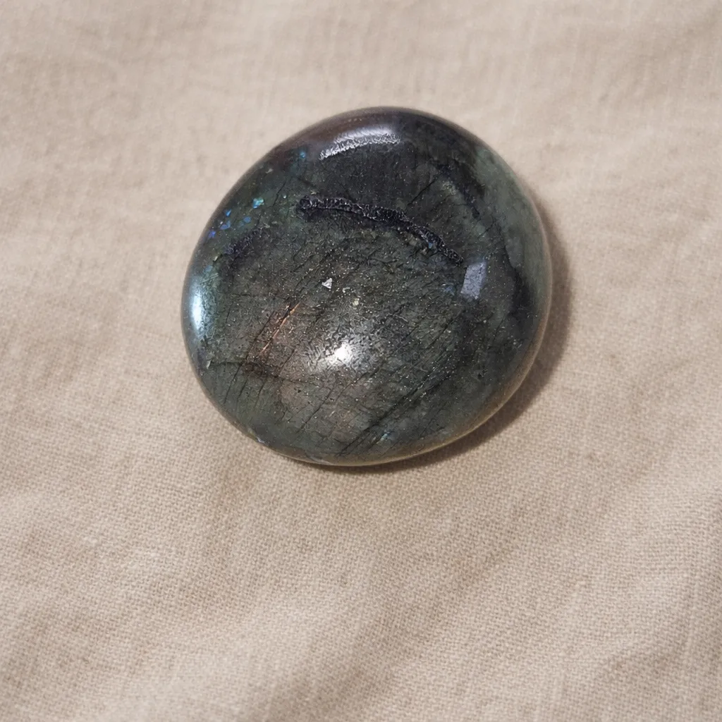 galet labradorite.webp